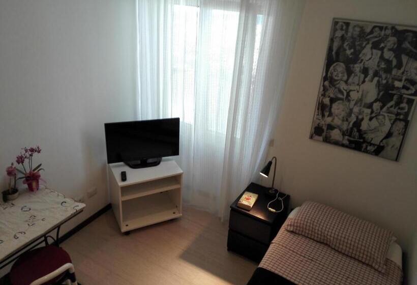 اتاق استاندارد یک نفره, B&b Rosa Blu