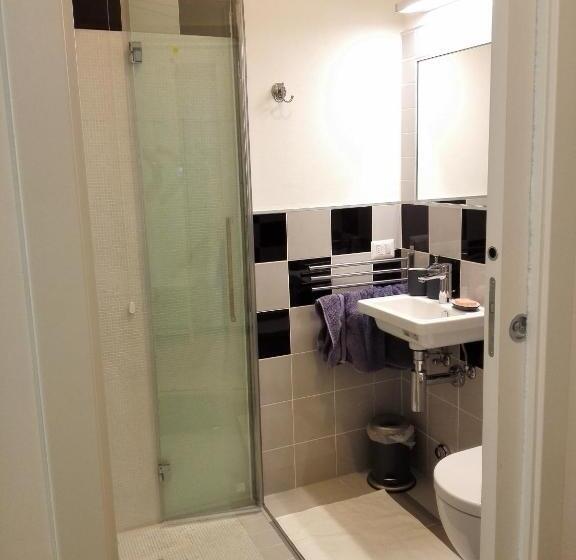 اتاق استاندارد یک نفره, B&b Rosa Blu