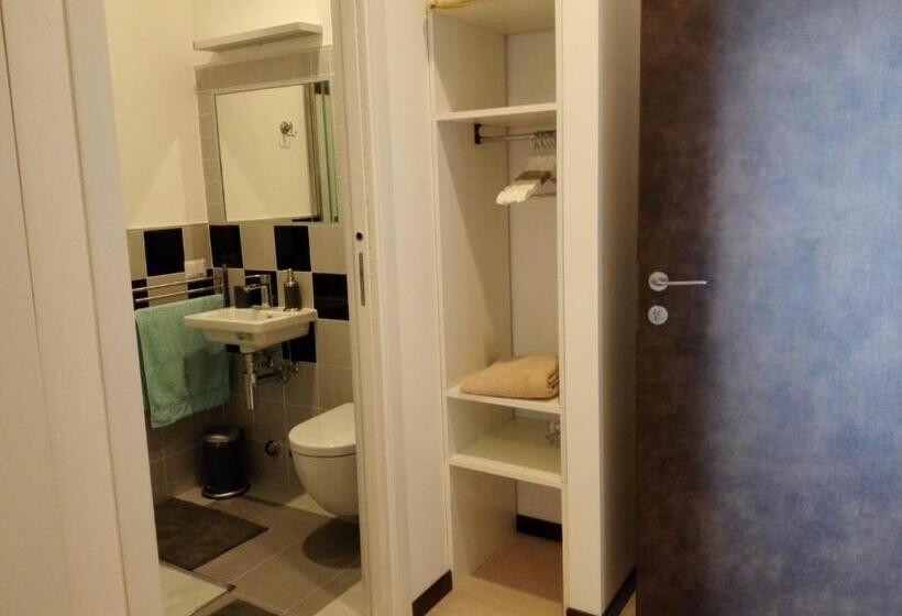 اتاق استاندارد یک نفره, B&b Rosa Blu