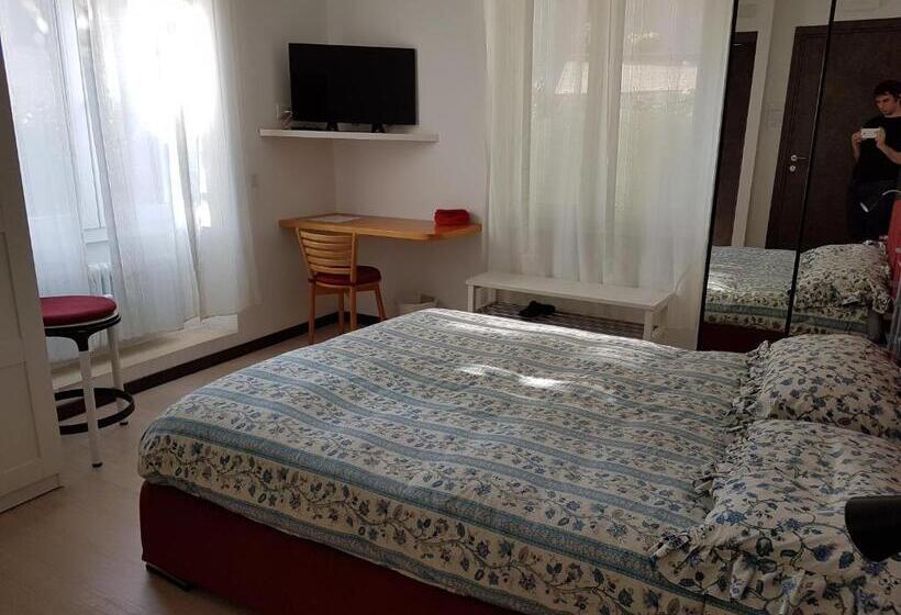 اتاق لوکس, B&b Rosa Blu