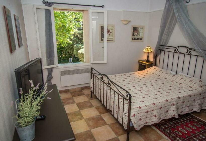 침실 3개 아파트, Mas De Shogol