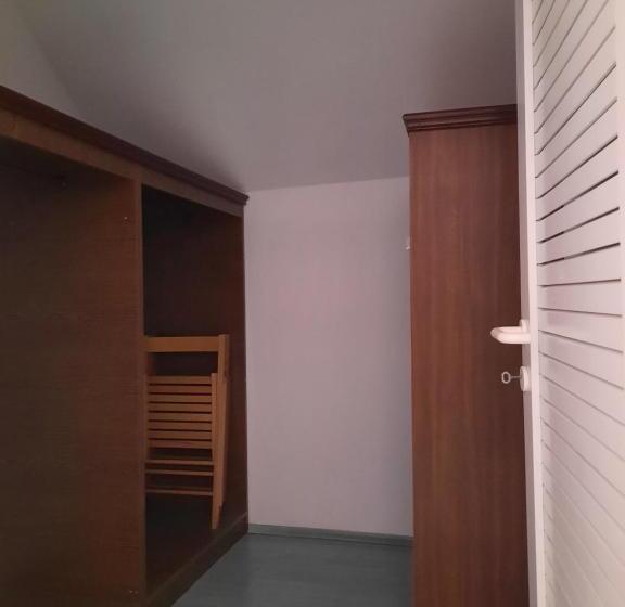 اتاق راحتی, Rooms čehovin