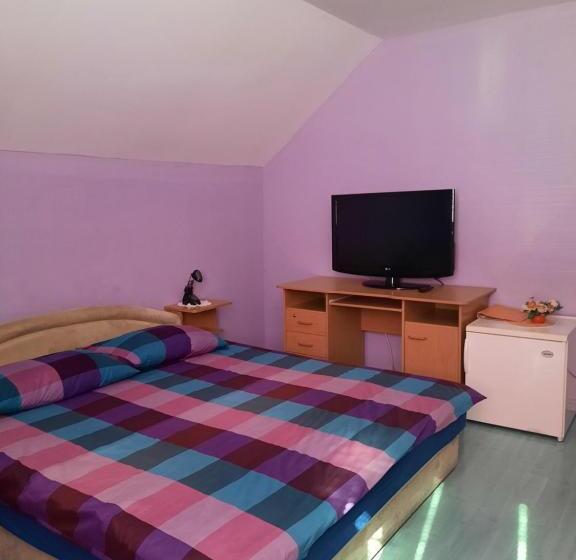 اتاق راحتی, Rooms čehovin