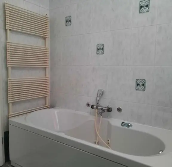 اتاق راحتی, Rooms čehovin