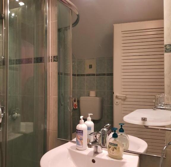 اتاق استاندارد, Rooms čehovin