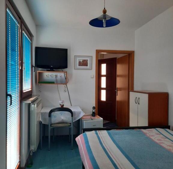 اتاق استاندارد, Rooms čehovin