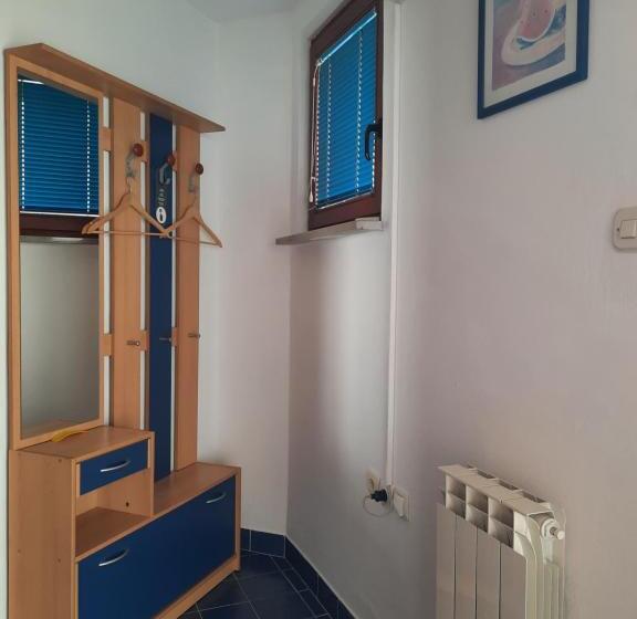 اتاق استاندارد, Rooms čehovin