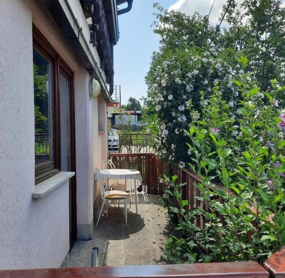 اتاق استاندارد, Rooms čehovin