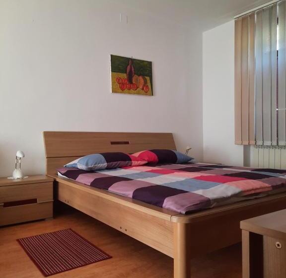 اتاق استاندارد, Rooms čehovin