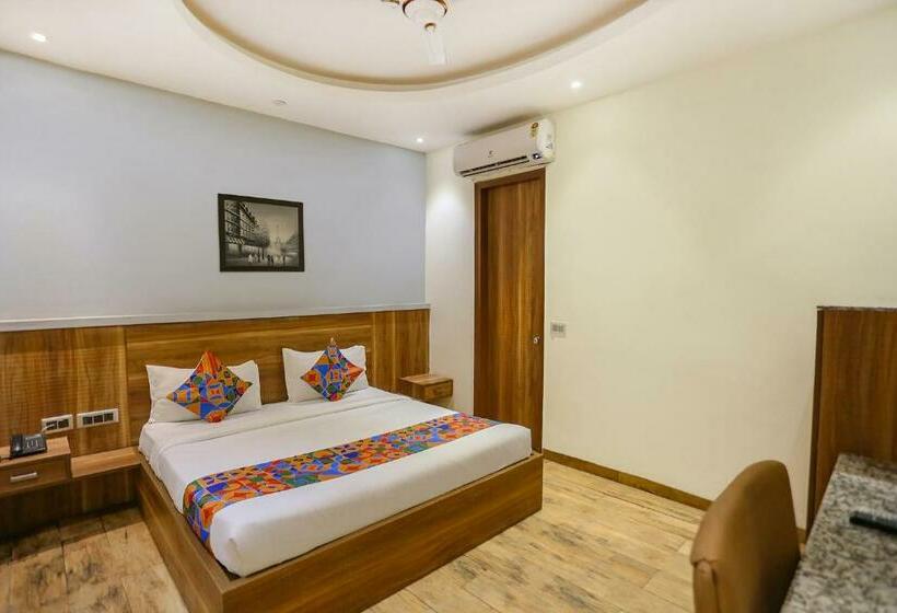 디럭스 룸, Fabhotel Royal Touch Patel Nagar