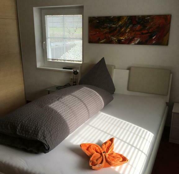 غرفة قياسية فردية مزودة بشُرفة, Frühstückspension Alpenrose Bed & Breakfast