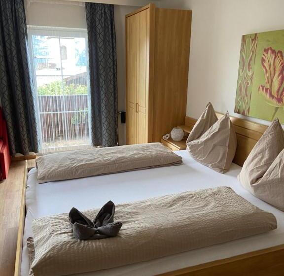 غرفة قياسية مزوَّدة بشُرفة, Frühstückspension Alpenrose Bed & Breakfast