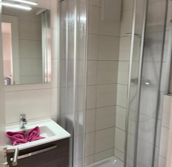 غرفة قياسية مزوَّدة بشُرفة, Frühstückspension Alpenrose Bed & Breakfast