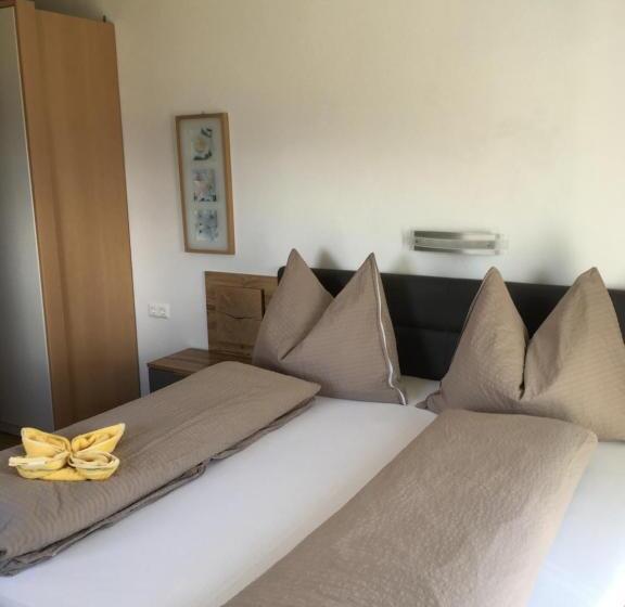 غرفة قياسية مزوَّدة بشُرفة, Frühstückspension Alpenrose Bed & Breakfast