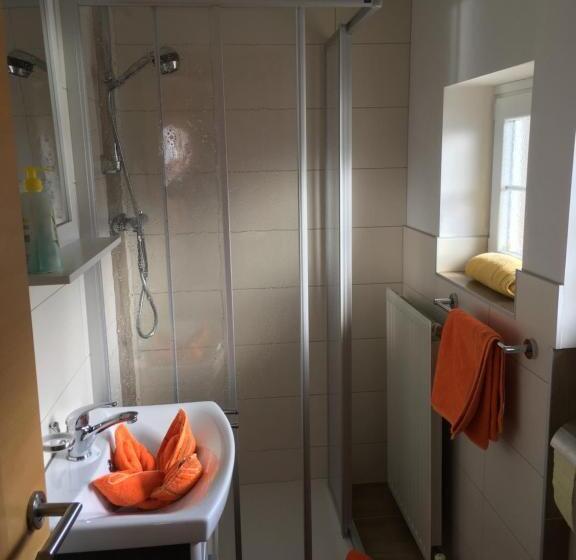 غرفة قياسية مزوَّدة بشُرفة, Frühstückspension Alpenrose Bed & Breakfast