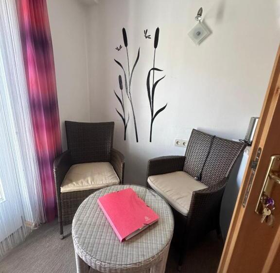 Номер Стандарт Индивидуальный с Балконом, Frühstückspension Alpenrose Bed & Breakfast