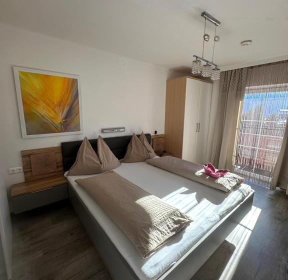 غرفة قياسية مزوَّدة بشُرفة, Frühstückspension Alpenrose Bed & Breakfast