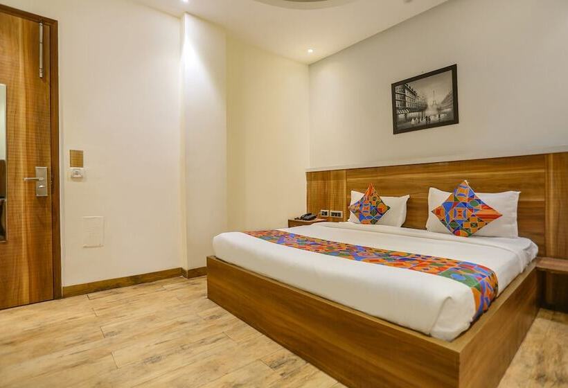 디럭스 룸, Fabhotel Royal Touch Patel Nagar