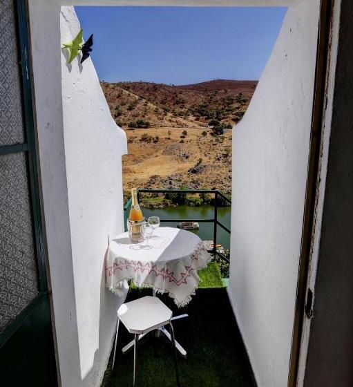 חדר סטנדרט לשלושה, Alojamentos Oasis