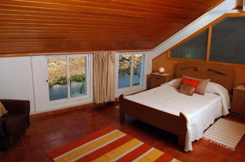 חדר סטנדרט לשלושה, Alojamentos Oasis