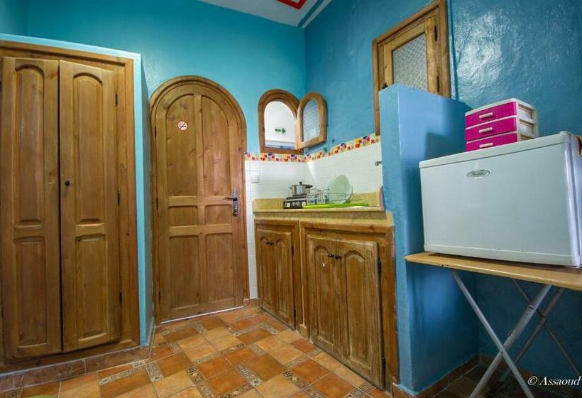 Standard Studio, Casa Elias