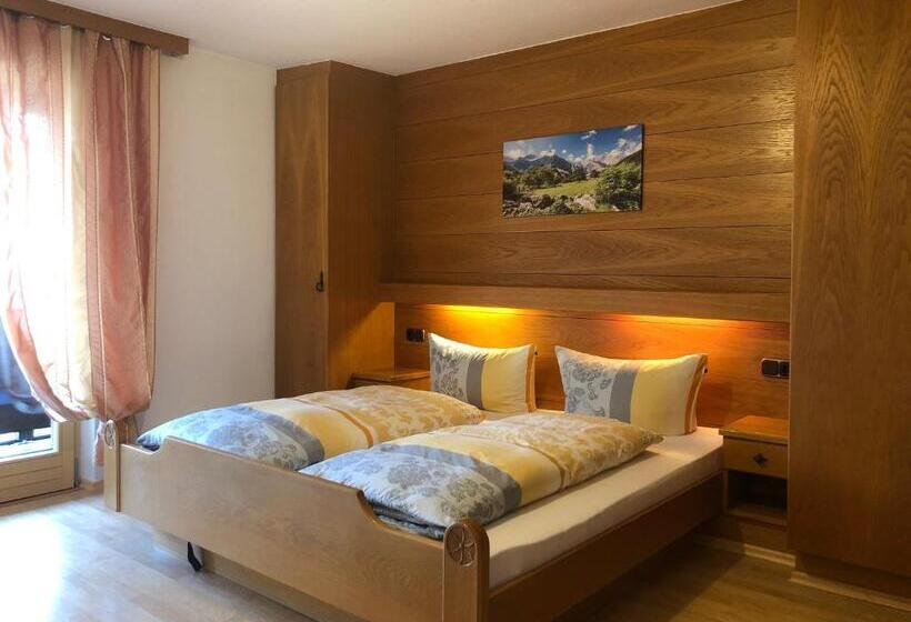 חדר סטנדרט עם מרפסת, Gästehaus Am Kurparkweg