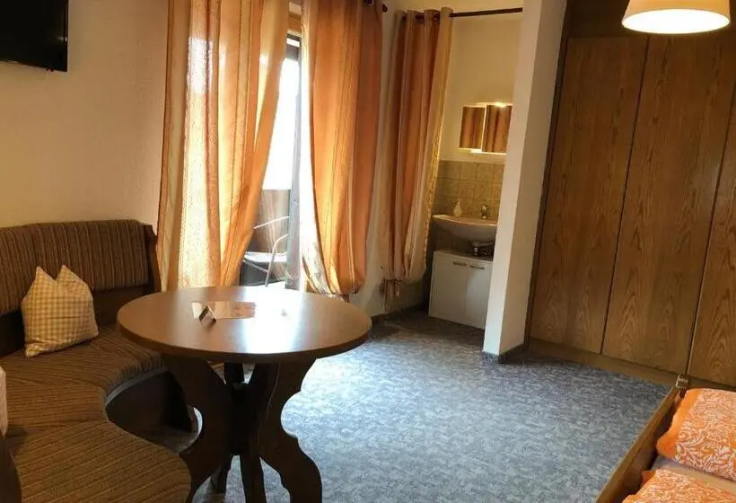 Comfort room with balcony, Gästehaus Am Kurparkweg