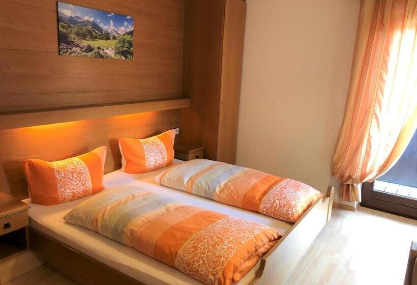 חדר סטנדרט עם מרפסת, Gästehaus Am Kurparkweg