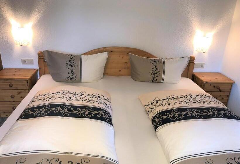 Comfort room with balcony, Gästehaus Am Kurparkweg