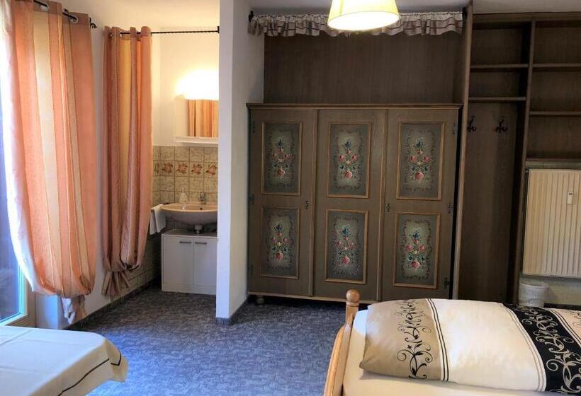 Comfort room with balcony, Gästehaus Am Kurparkweg