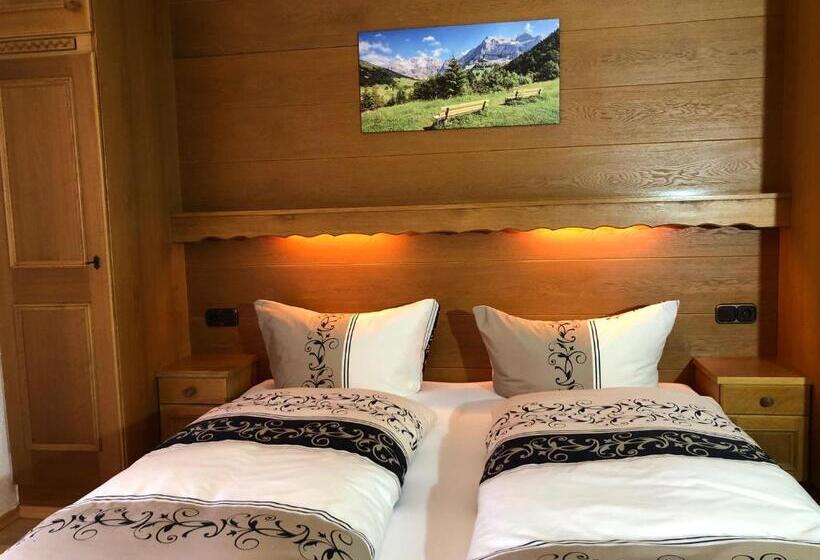 חדר סטנדרט עם מרפסת, Gästehaus Am Kurparkweg