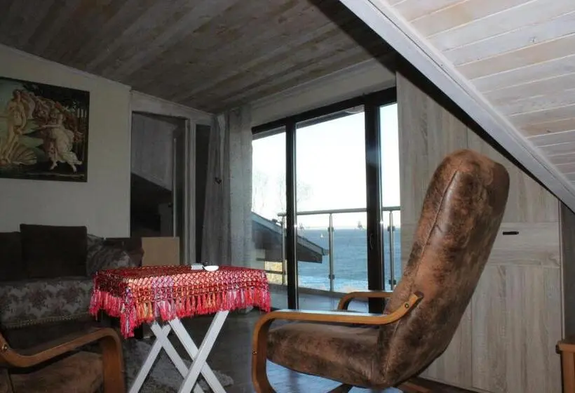 バルコニー付きジュニアスイート, Guest House Dara