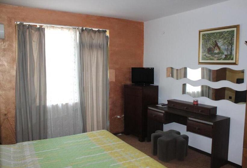 Семейный Номер Вид на Море, Guest House Dara
