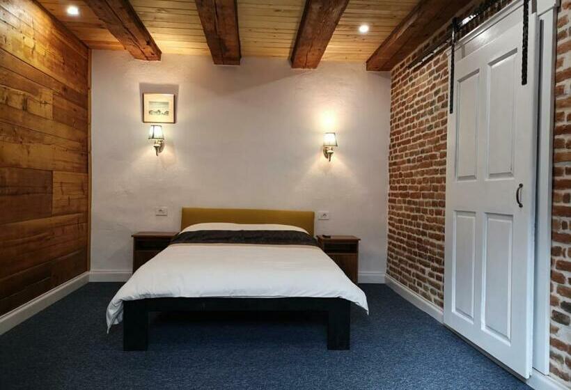 Студия Стандарт, Guesthouse Postavarului