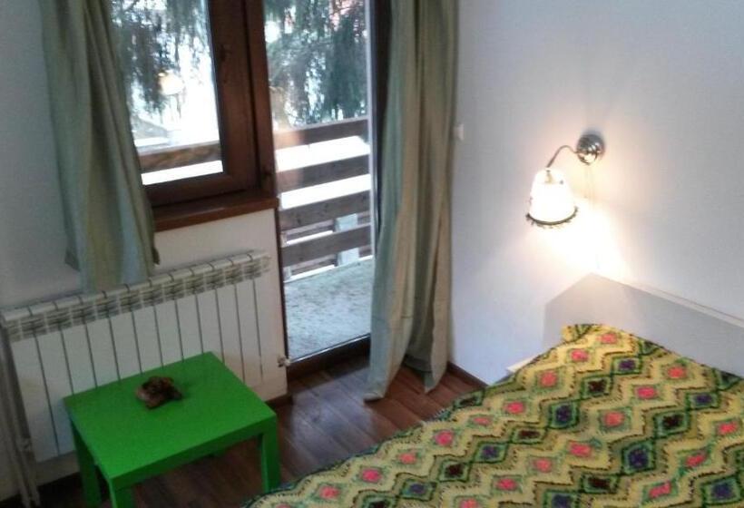 标准间, La Buni Busteni