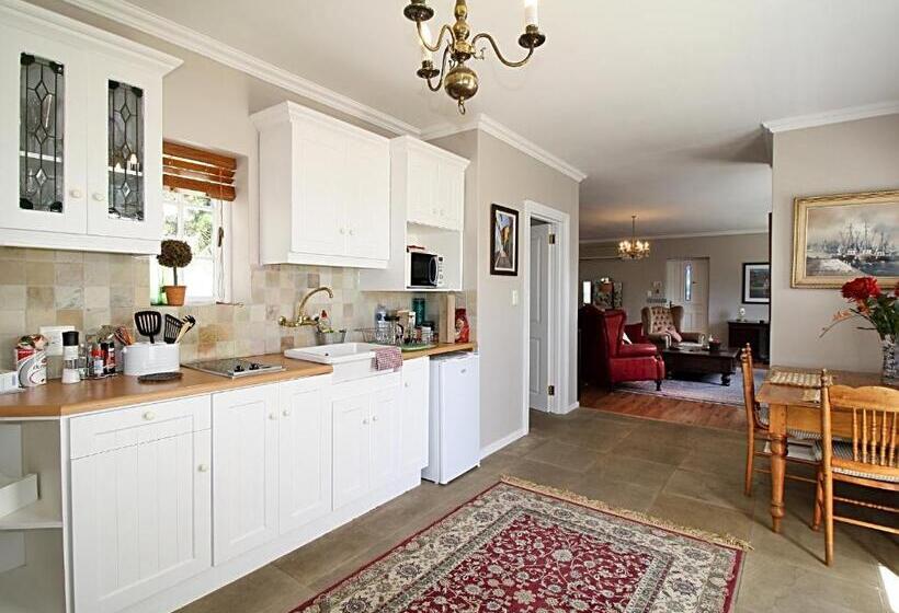 标准间, Morton Manor