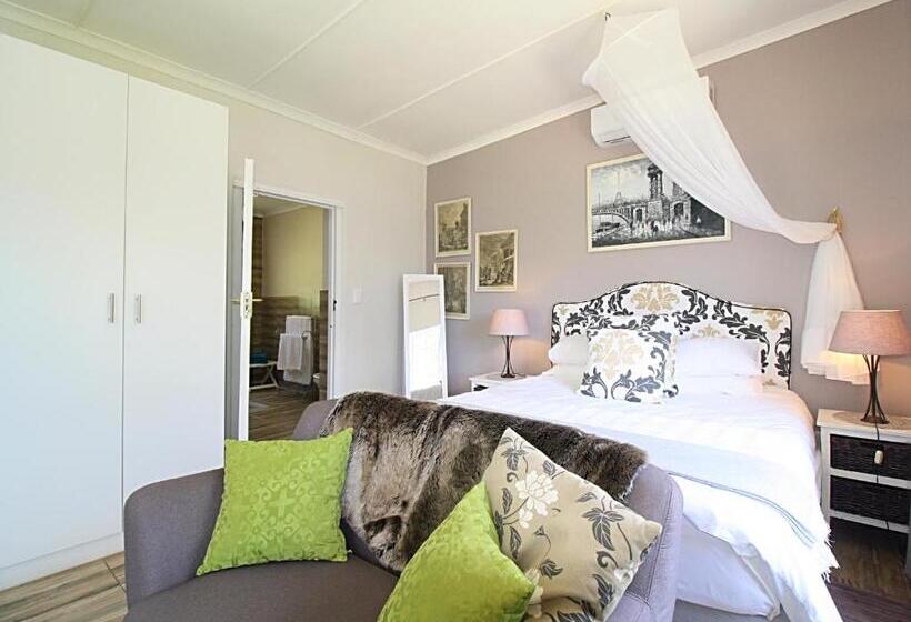 小室, Morton Manor