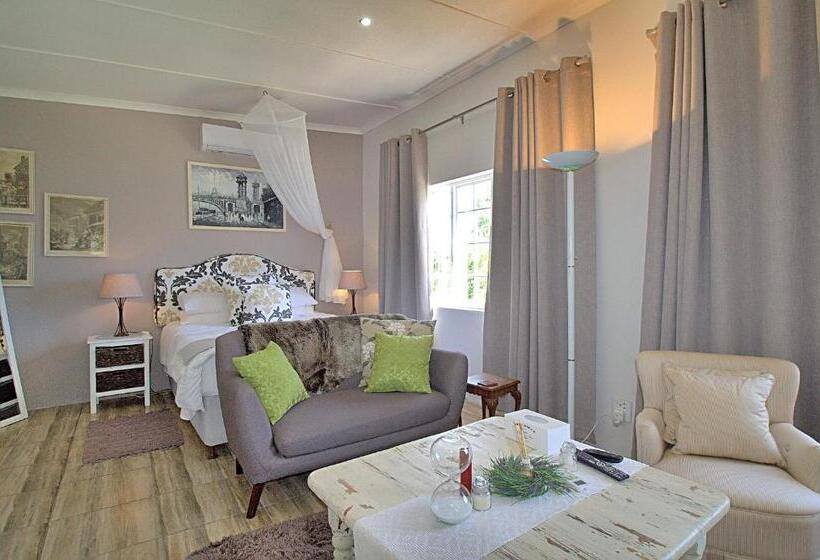 小室, Morton Manor