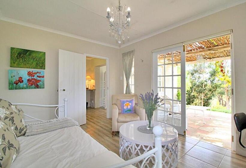 小室, Morton Manor