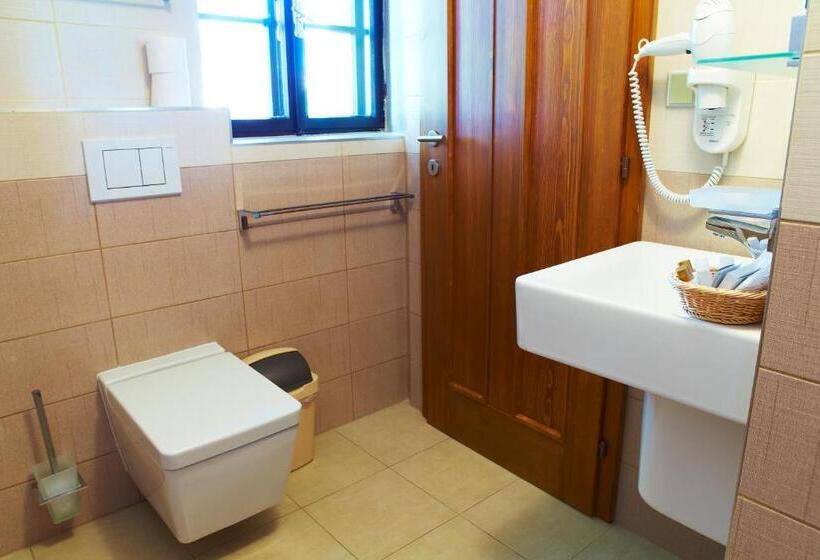 استودیوی استاندارد, Penzion Na Ostrově