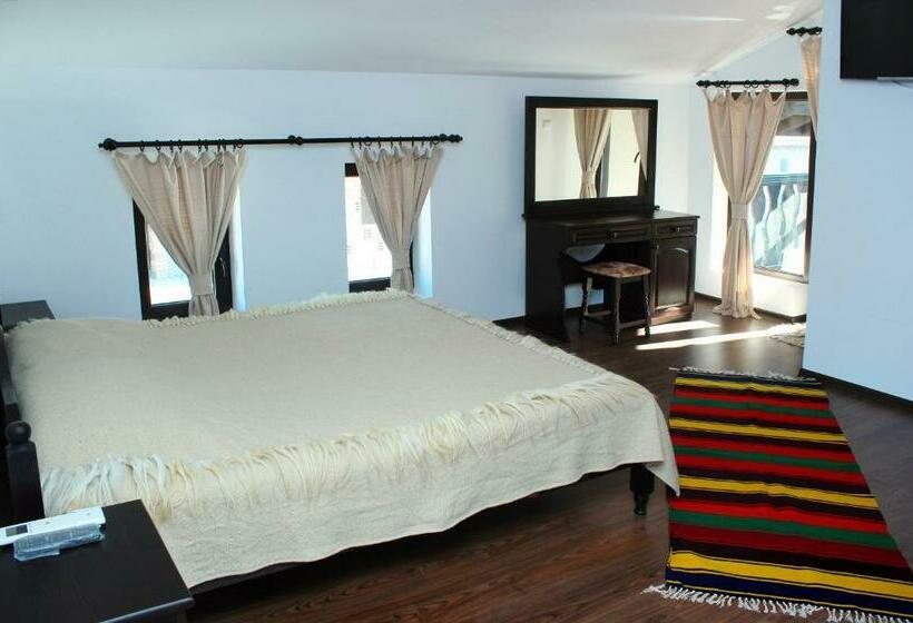 Номер Стандарт с Балконом, Topalovi Guest House