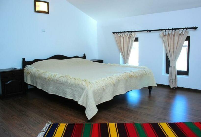 غرفة قياسية مزوَّدة بشُرفة, Topalovi Guest House