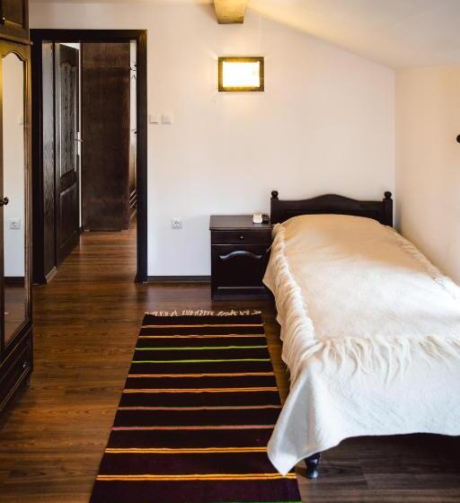 غرفة عائلية, Topalovi Guest House