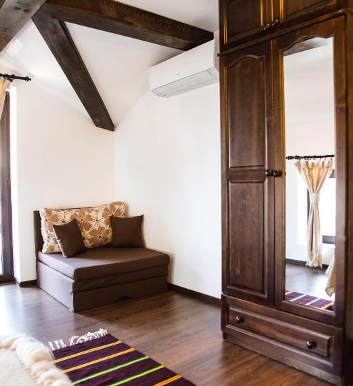 Семейный Номер, Topalovi Guest House