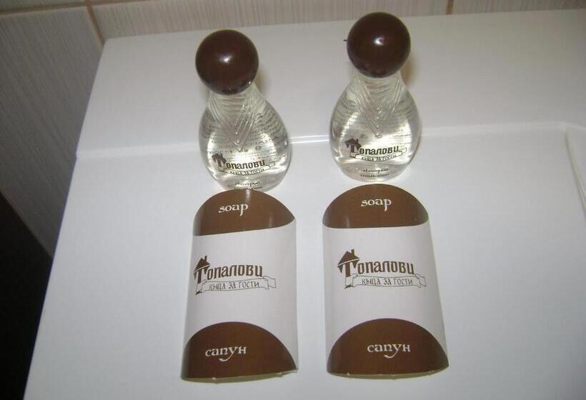 غرفة عائلية, Topalovi Guest House