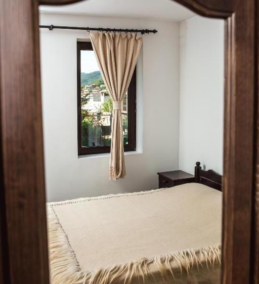 غرفة عائلية, Topalovi Guest House