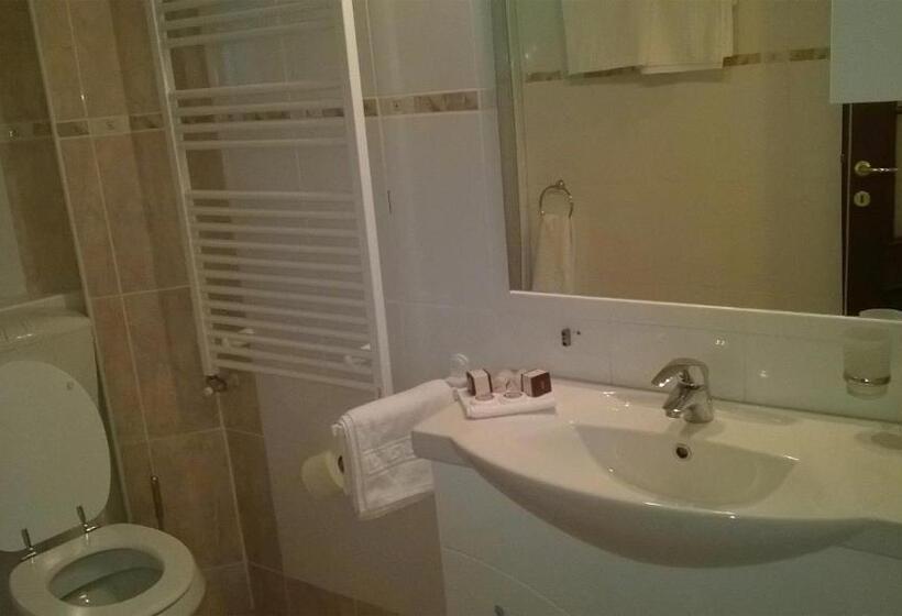 חדר משפחתי נוף להרים, Vila Alunis