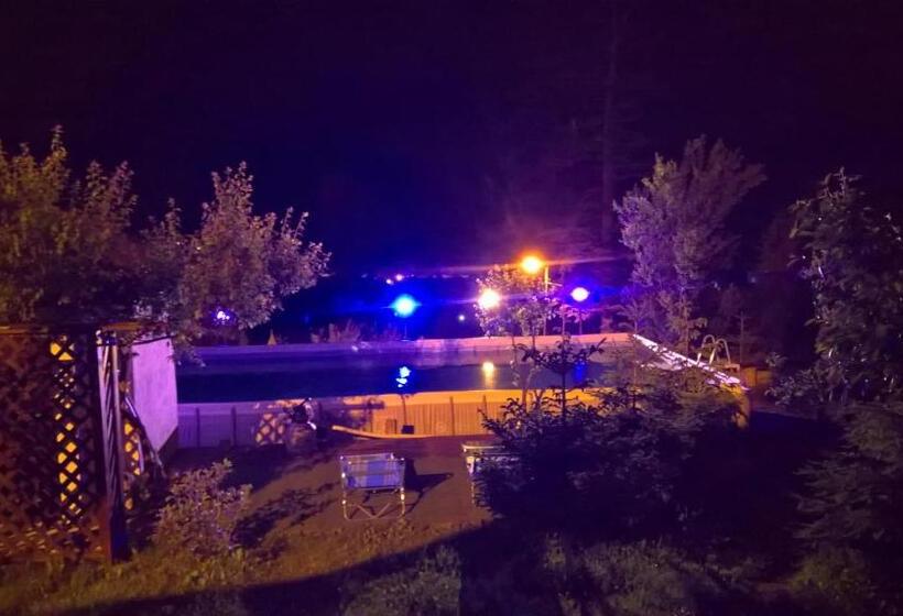 וילה בת חדר שינה 1, Vila Alunis