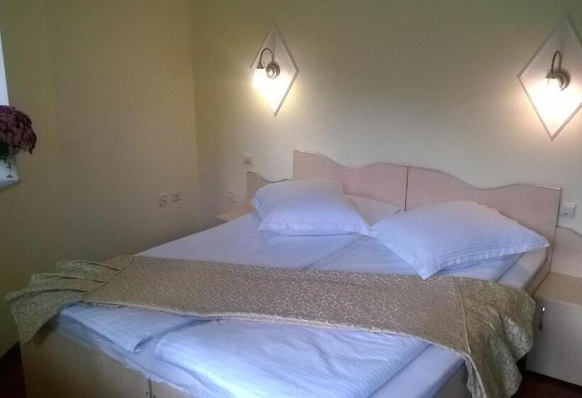 וילה בת חדר שינה 1, Vila Alunis