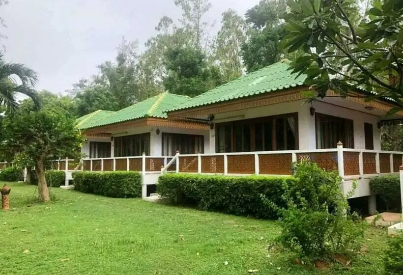 بانگلوی استاندارد, Ruen Thai Rim Haad